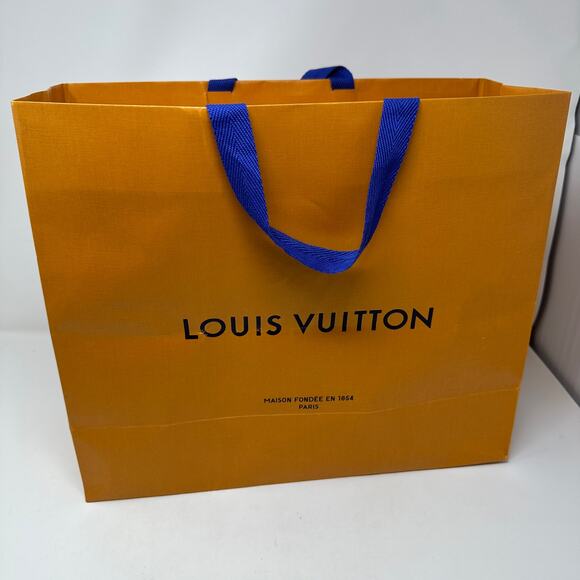 Louis Vuitton Paris NeoNoe Bag in Epi Leather Black + Ultimate Monogram BB Scarf - Picture 13 of 13